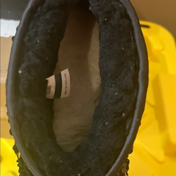 UGG Ultra Mini Chunky Platform Sequin Boots - Black Sz 8 - Picture 7 of 13